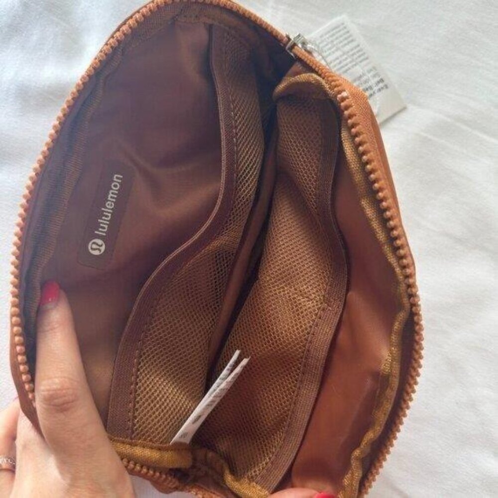 Lululemon Everywhere belt bag Brown Crossbody Bag NEW - Picture 6 of 8